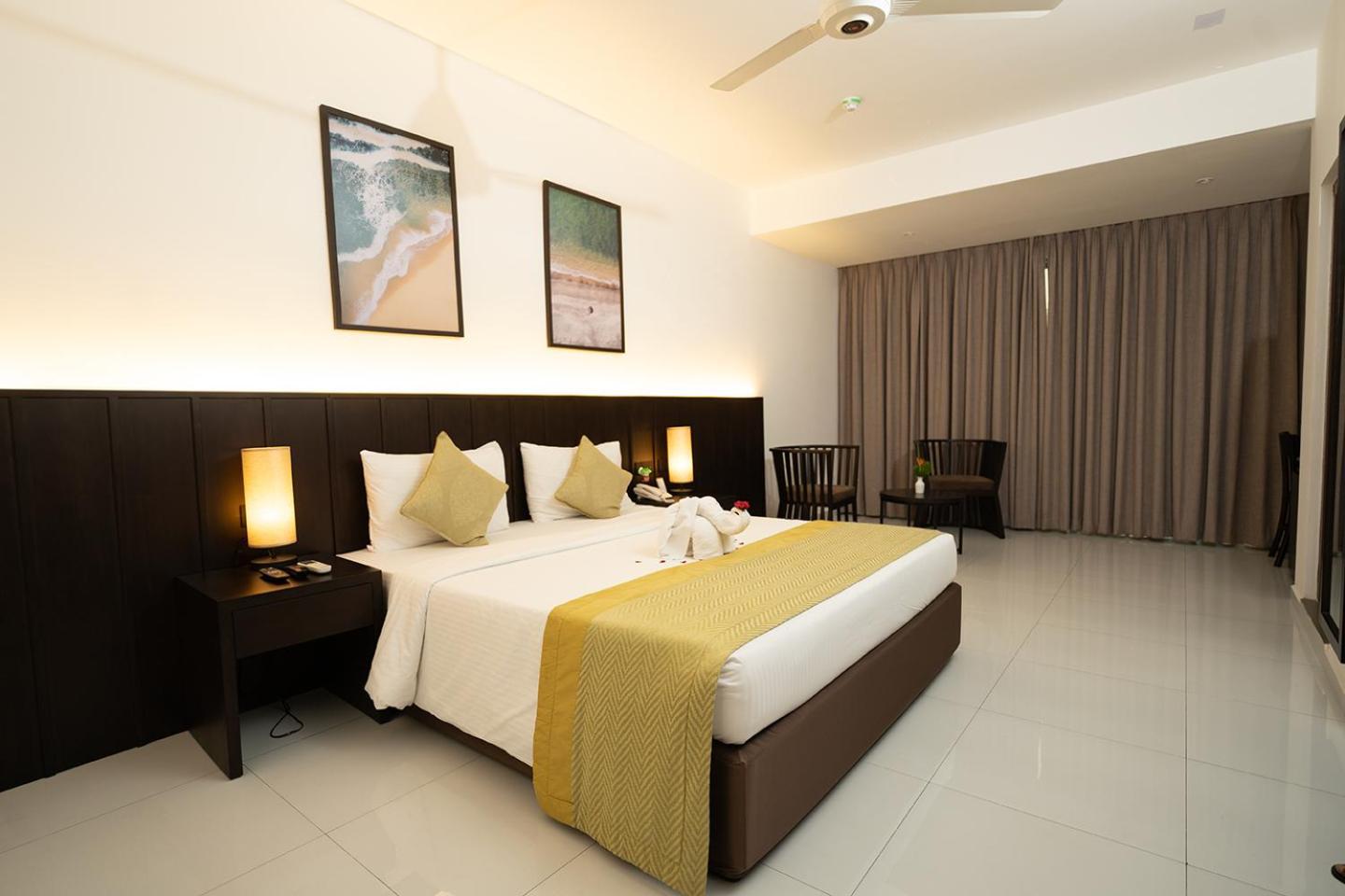 Good Wood Airport Hotel 卡图纳耶克 外观 照片