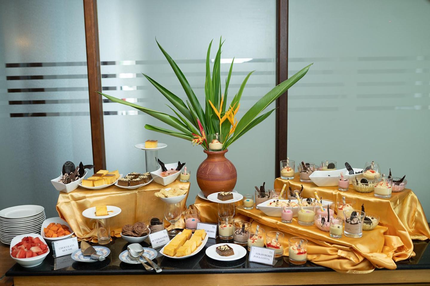 Good Wood Airport Hotel 卡图纳耶克 外观 照片